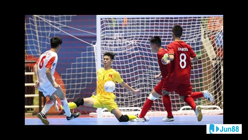 Tình huống phạt đền nghẹt thở trong trận