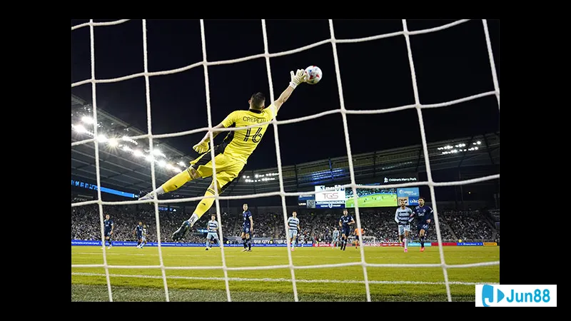 Thủ môn đối diện với lỗi phạt gián