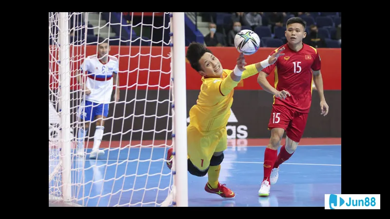 Trang phục và trang bị thủ môn